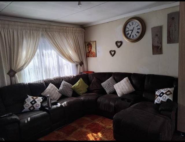 2 BEDROOM HOUSE FOR SALE IN SOSHANGUVE GG